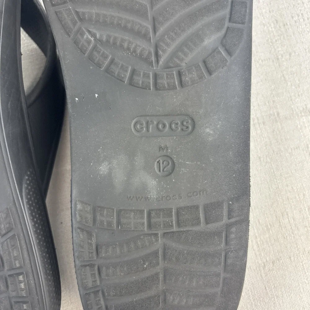 Iconic Crocs Black‎ Men's Size 12 Comfort Thong Sandals Flip Flops